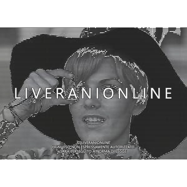 NEG-RETROSPETTIVA CATERINA CASELLI CANTANTE NELLA FOTO CATERINA CASELLI A SANREMO NELL\'ANNO 1967 FOTO PIERO PASCUTTINI-ARCHIVIO GIOVANNI LIVERANI-AG ALDO LIVERANI SAS