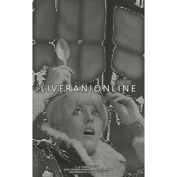 NEG-RETROSPETTIVA CATERINA CASELLI CANTANTE NELLA FOTO CATERINA CASELLI A SANREMO NELL\'ANNO 1967 FOTO PIERO PASCUTTINI-ARCHIVIO GIOVANNI LIVERANI-AG ALDO LIVERANI SAS
