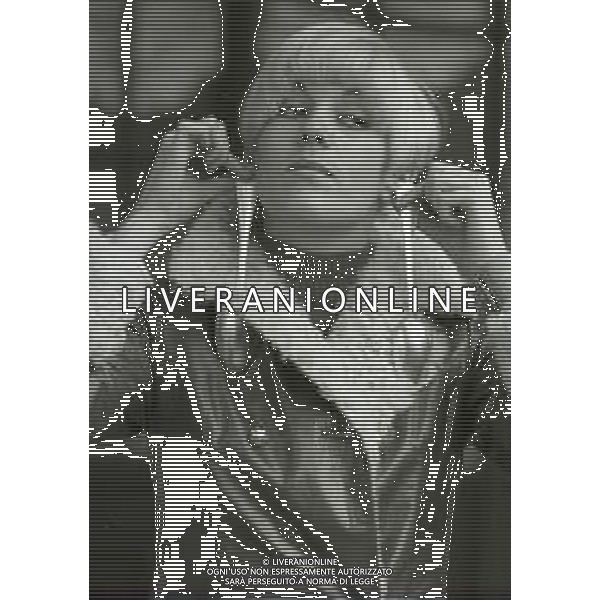 NEG-RETROSPETTIVA CATERINA CASELLI CANTANTE NELLA FOTO CATERINA CASELLI A SANREMO NELL\'ANNO 1967 FOTO PIERO PASCUTTINI-ARCHIVIO GIOVANNI LIVERANI-AG ALDO LIVERANI SAS
