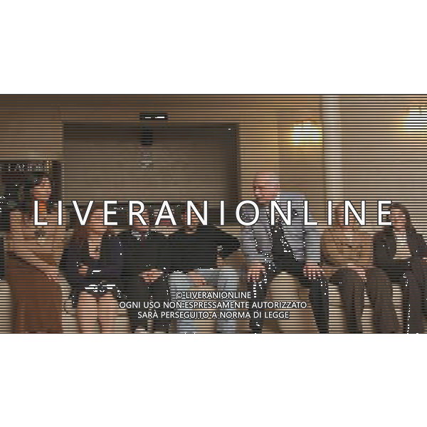 MILANO 29 NOVEMBRE 2005 LA COMPAGNIA DI TEATRO DI LUIGI DE FILIPPO PRESENTA NO TI PAGO NELLA FOTO: LUIGI DE FILIPPO PH FRANKY/AG ALDO LIVERANI