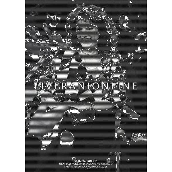 NEG-RETROSPETTIVA CATERINA CASELLI CANTANTE NELLA FOTO CATERINA CASELLI NELL\'ANNO 1983 A MILANO OSPITE DELLA TRASMISSIONE BLITZ AG ALDO LIVERANI SAS  