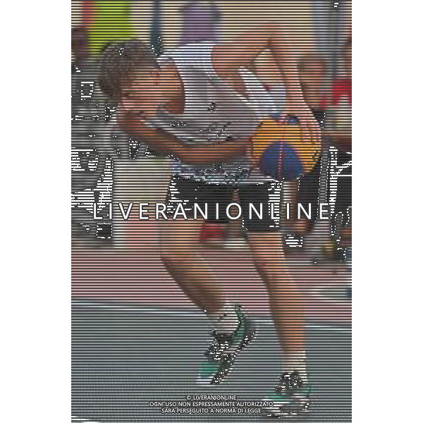 26-27-8-2023. Il Playground Festival (torneo basket 3x3) e FIBA (federazione internazione basket) presso campi Esperia Olimpia basket Cagliari, organizzano una tappa del Lite Quest. Qualificazioni ai mondiali di basket 3x3, in programma dal 30 Agosto al 1 Settembre in Croazia. Foto Salvatore Moi/agenzia Aldo Liverani sas. Nella foto: Playgrond Festival team pro (maglia rosa) contro Pasquale la mazza (maglia bianca)