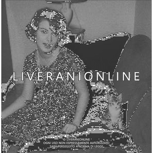 NEG-RETROSPETTIVA ANNA MARIA FERRERO ATTRICE NELLA FOTO ANNA MARIA FERRERO NELL\'ANNO 1950 A ROMA FOTO SANDRO VESPASIANI-AG ALDO LIVERANI SAS  