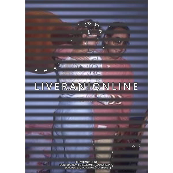 DIAP-RETROSPETTIVA GIANNI BONCOMPAGNI CONDUTTORE RADIOFONICO E PAROLIERE NELLA FOTO GIANNI BONCOMPAGNI CON ENRICA BONACCORTI A ROMA NELL\'ANNO 1987 AG ALDO LIVERANI SAS  