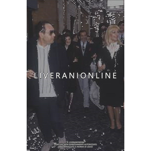 DIAP-RETROSPETTIVA GIANNI BONCOMPAGNI CONDUTTORE RADIOFONICO E PAROLIERE NELLA FOTO GIANNI BONCOMPAGNI CON RAFFAELLA CARRA\' NELL\'ANNO 1985 AG ALDO LIVERANI SAS 