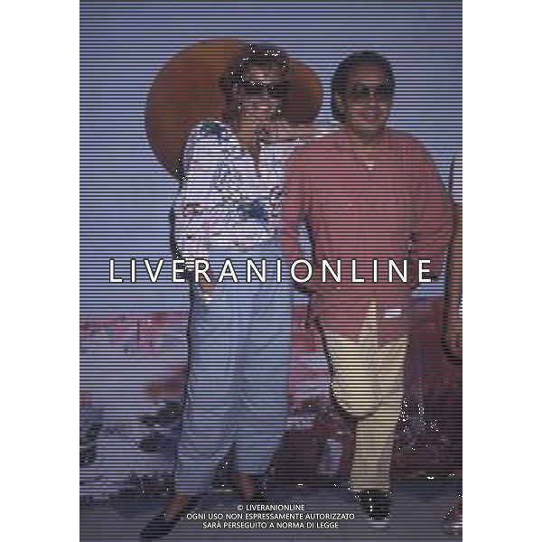 DIAP-RETROSPETTIVA GIANNI BONCOMPAGNI CONDUTTORE RADIOFONICO E PAROLIERE NELLA FOTO GIANNI BONCOMPAGNI CON ENRICA BONACCORTI NELL\'ANNO 1985 AG ALDO LIVERANI SAS 