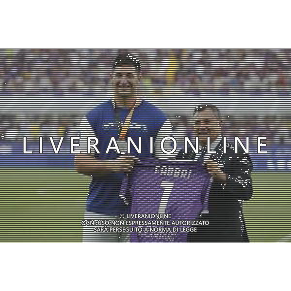 ZCP - 27/08/2023 - FIORENTINA vs LECCE partita di campionato serie A - nella foto: joe barone premia la medaglia d\'argento nel lancio del peso fabbri ©Claudio Zamagni/Agenzia Aldo Liverani s.a.s.