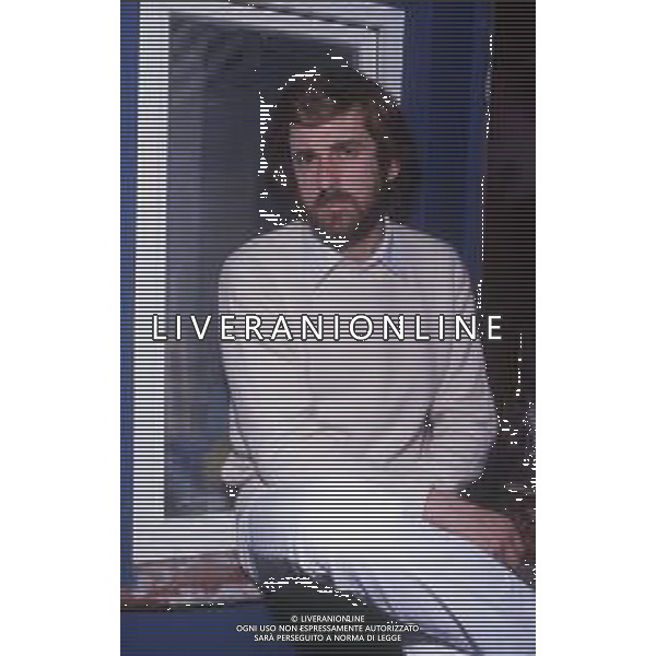 RETROSPETTIVA NANNI MORETTI REGISTA NELLA FOTO NANNI MORETTI A MILANO NELL\'ANNO 1984 TERRAZZA MARTINI AG ALDO LIVERANI SAS  