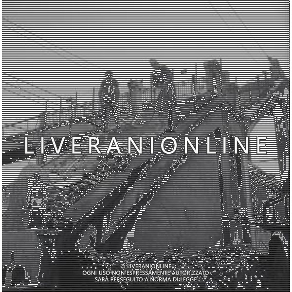 1969 SESTO SAN GIOVANNI NELLA FOTO I LAVORI PER LA COSTRUZIONE DEL PONTE A SESTO SAN GIOVANNI AG ALDO LIVERANI SAS