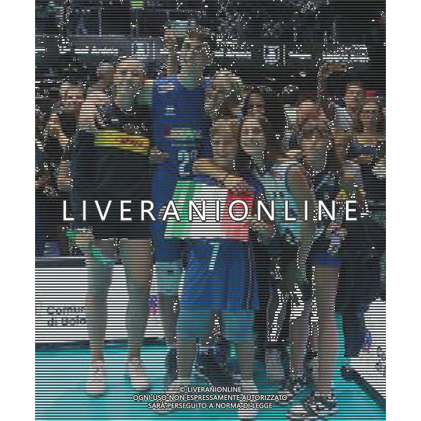 BOLOGNA 28 08 2023 EUROVOLLEY 2023 ITALIA-BELGIO 3-0 NELLA FOTO ALESSANDRO BOVOLENTA CON LA FAMIGLIA FOTO GIANNI SANNA-AG ALDO LIVERANI SAS