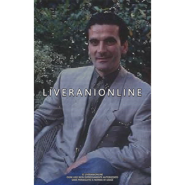 DIAP- RETROSPETTIVA MASSIMO TROISI ATTORE NELLA FOTO MASSIMO TROISI A VENEZIA NELL\'ANNO 1989 AG ALDO LIVERANI SAS