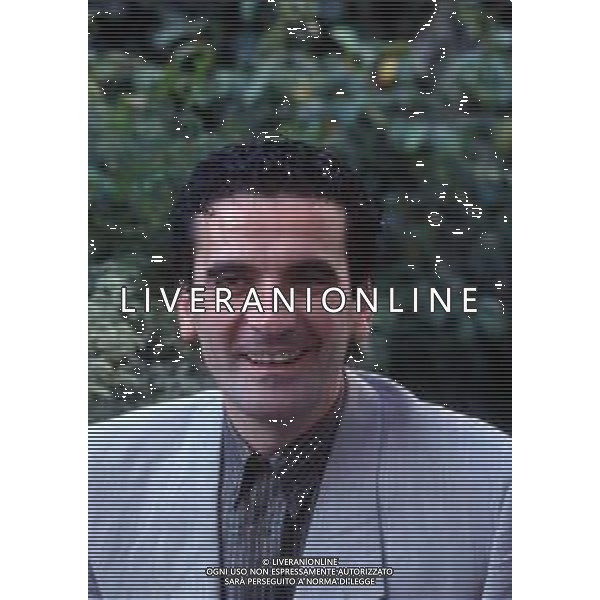DIAP- RETROSPETTIVA MASSIMO TROISI ATTORE NELLA FOTO MASSIMO TROISI A VENEZIA NELL\'ANNO 1989 AG ALDO LIVERANI SAS