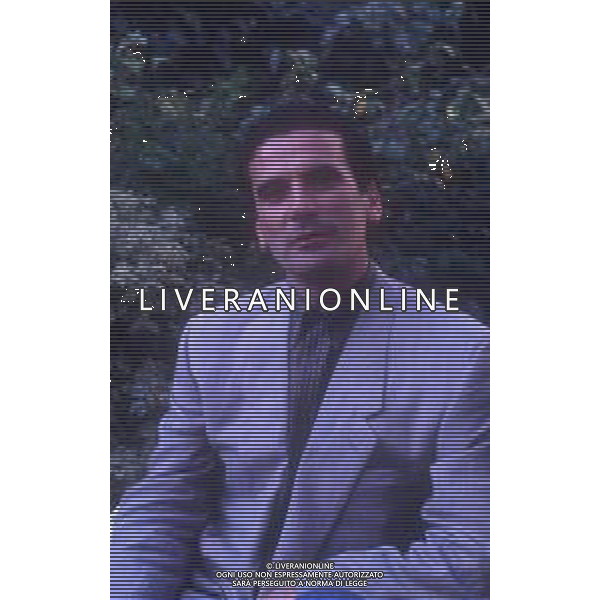 DIAP- RETROSPETTIVA MASSIMO TROISI ATTORE NELLA FOTO MASSIMO TROISI A VENEZIA NELL\'ANNO 1989 AG ALDO LIVERANI SAS