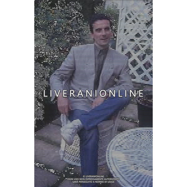 DIAP-RETROSPETTIVA MASSIMO TROISI ATTORE NELLA FOTO MASSIMO TROISI A VENEZIA NELL\'ANNO 1989 AG ALDO LIVERANI SAS