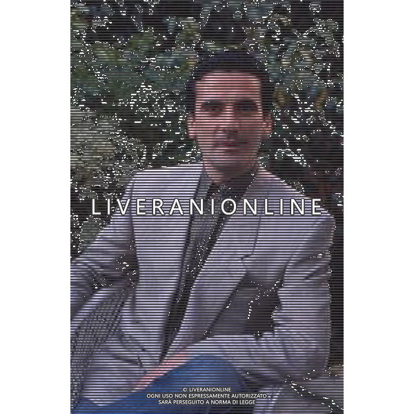 DIAP-RETROSPETTIVA MASSIMO TROISI ATTORE NELLA FOTO MASSIMO TROISI A VENEZIA NELL\'ANNO 1989 AG ALDO LIVERANI SAS