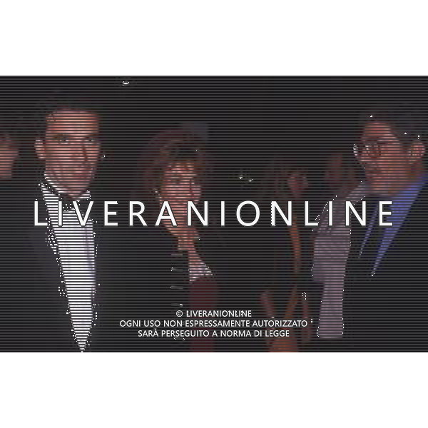 DIAP-RETROSPETTIVA MASSIMO TROISI ATTORE NELLA FOTO MASSIMO TROISI CON ANNE PARILLAUD E ETTORE SCOLA A VENEZIA NELL\'ANNO 1989 AG ALDO LIVERANI SAS 