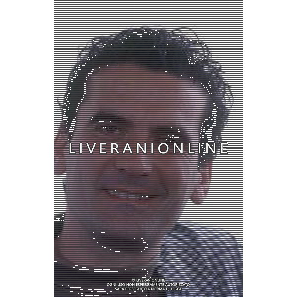 DIAP-RETROSPETTIVA MASSIMO TROISI ATTORE NELLA FOTO MASSIMO TROISI A CANNES NELL\'ANNO 1989 AG ALDO LIVERANI SAS 