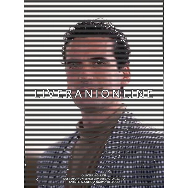 DIAP-RETROSPETTIVA MASSIMO TROISI ATTORE NELLA FOTO MASSIMO TROISI A CANNES NELL\'ANNO 1989 AG ALDO LIVERANI SAS