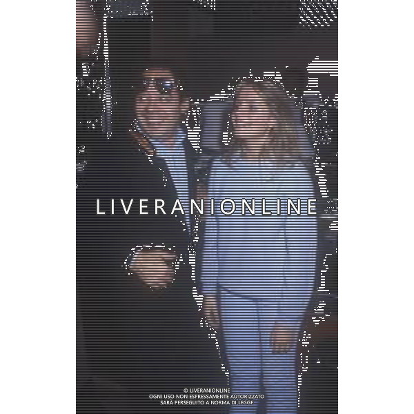 DIAP-RETROSPETTIVA GIANNI BONCOMPAGNI CONDUTTORE RADIOFONICO E PAROLIERE NELLA FOTO GIANNI BONCOMPAGNI CON ISABELLA FERRARI A ROMA NELL\'ANNO 1981 AG ALDO LIVERANI SAS