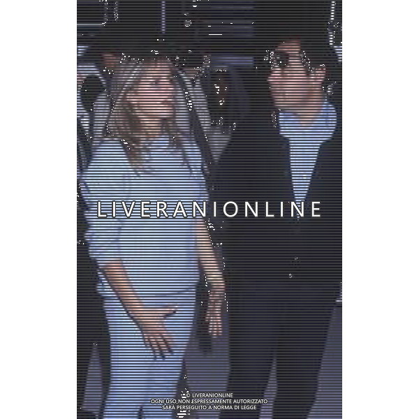 DIAP-RETROSPETTIVA GIANNI BONCOMPAGNI CONDUTTORE RADIOFONICO E PAROLIERE NELLA FOTO GIANNI BONCOMPAGNI CON ISABELLA FERRARI A ROMA NELL\'ANNO 1981 AG ALDO LIVERANI SAS