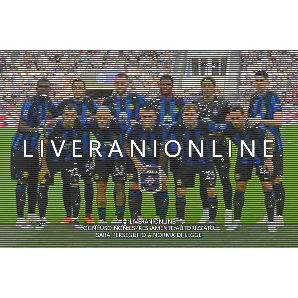 Inter vs Fiorentina nella foto formazione Inter, in piedi da SX Marcus Thuram, Matteo Darmian, Stefan de Vrij, Denzel Dumfries, Yann Sommer e Alessandro Bastoni; in basso da SX Henrikh Mkhitaryan, Federico Dimarco, Lautaro Martinez, Nicolo\' Barella e Hakan Calhanoglu Milano 03-09-2023 Stadio Giuseppe Meazza - San Siro Campionato Serie A TIM - 3a giornata foto Roberto Garavaglia/ag. Aldo Liverani sas
