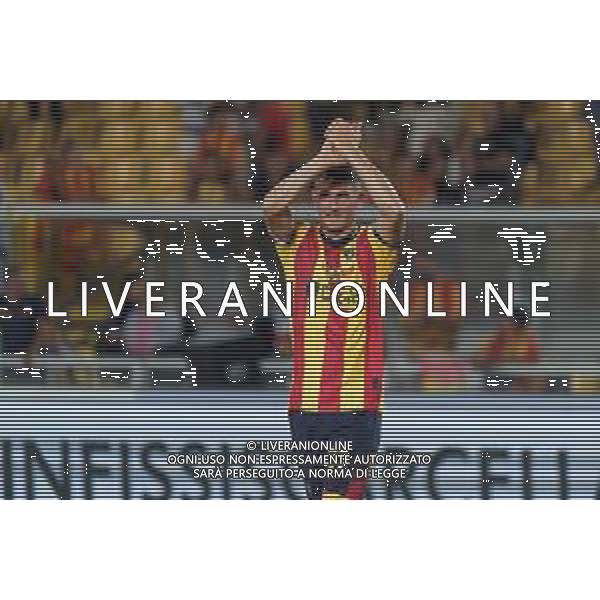 Roberto Piccoli (US Lecce) applauds fans during the Italian soccer Serie A match US Lecce vs US Salernitana 1919 on September 3, 2023 at Via del Mare Stadium in Lecce, Italy. Photo by Emmanuele Mastrodonato/ag. Aldo Liverani sas/AGENZIA ALDO LIVERANI SAS