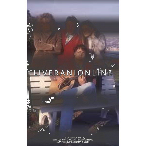 DIAP-RETROSPETTIVA ALBANO CARRISI CANTANTE NELLA FOTO ALBANO CARRISI CON ROMINA POWER E I FIGLI YLENIA CARRISI E YARI CARRISI A SANREMO AG ALDO LIVERANII SAS