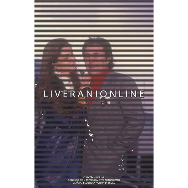 DIAP-RETROSPETTIVA ALBANO CARRISI CANTANTE NELLA FOTO ALBANO CARRISI NELL\'ANNO 1999 AL FESTIVAL DI SANREMO CON ROMINA POWER AG ALDO LIVERANI SAS  