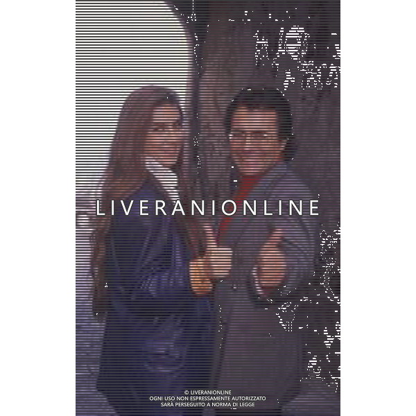 DIAP-RETROSPETTIVA ALBANO CARRISI CANTANTE NELLA FOTO ALBANO CARRISI NELL\'ANNO 1999 AL FESTIVAL DI SANREMO CON ROMINA POWER AG ALDO LIVERANI SAS  