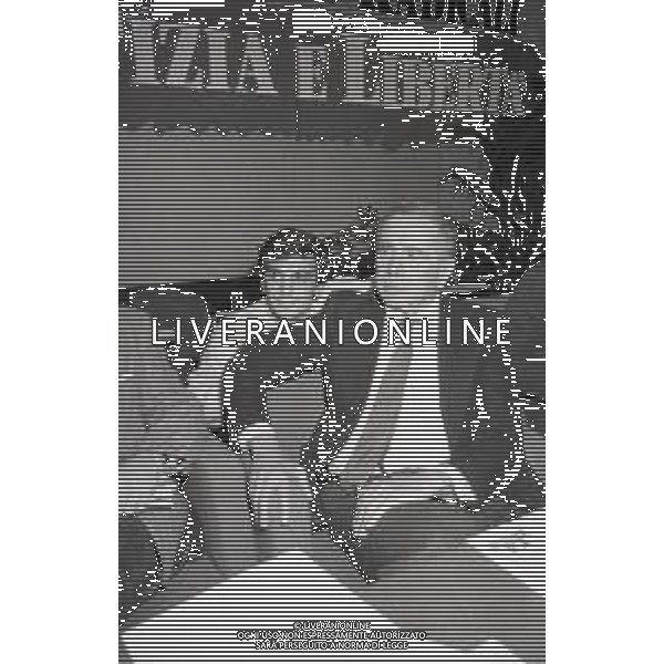 NEG-RETROSPETTIVA ENZOO TORTORA POLITICO NELLA FOTO ENZO TORTORA CON IL SEGRETARIO GIOVANNII NEGRI AL CONGRESSO DEL PARTITO RADICALE A MILANO NELL\'ANNO 1985 AG ALDO LIVERANI SAS 