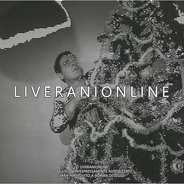 NEG-RETROSPETTIVA GINO SANTERCOLE CANTANTE NELLA FOTO GINO SANTERCOLE A MILANO NELL\'ANNO 1966 ARCHIVIO GIOVANNI LIVERANI-AG ALDO LIVERANI SAS