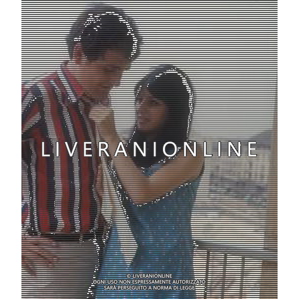 COL-RETROSPETTIVA GINO SANTERCOLE ATTORE E CANTANTE NELLA FOTO GINO SANTERCOLE CON LA PRIMA MOGLIE ANNA MORONI NELL\'ANNO 1967 A MILANO AG ALDO LIVERANI SAS