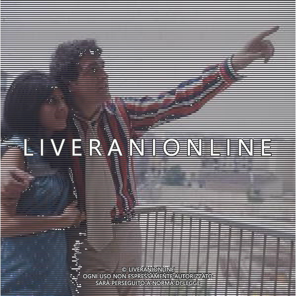 COL-RETROSPETTIVA GINO SANTERCOLE ATTORE E CANTANTE NELLA FOTO GINO SANTERCOLE CON LA PRIMA MOGLIE ANNA MORONI NELL\'ANNO 1967 A MILANO AG ALDO LIVERANI SAS