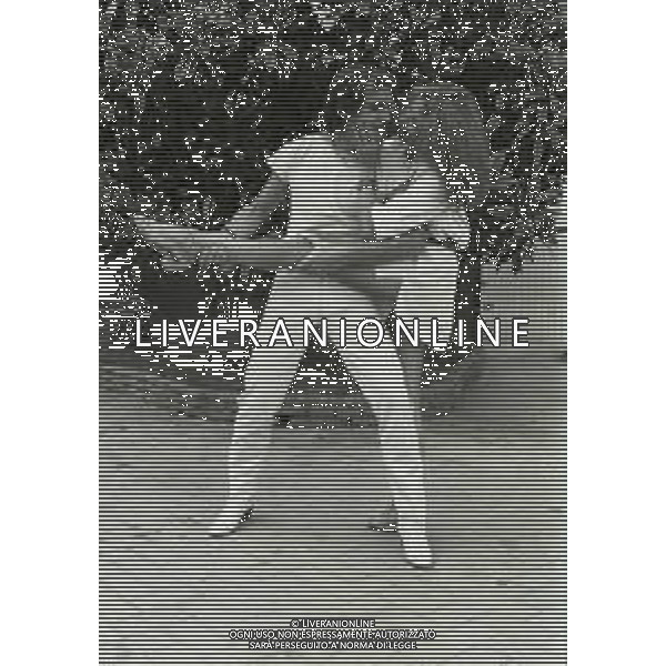 NEG-RETROSPETTIVA GINO SANTERCOLE CON MELU\' VALENTE NELLA FOTO GINO SANTERCOLE CON MELU\' VALENTE A MILANO NELL\'ANNO 1981 ALLA FIERA CAMPIONARIA AG ALDO LIVERANI SAS