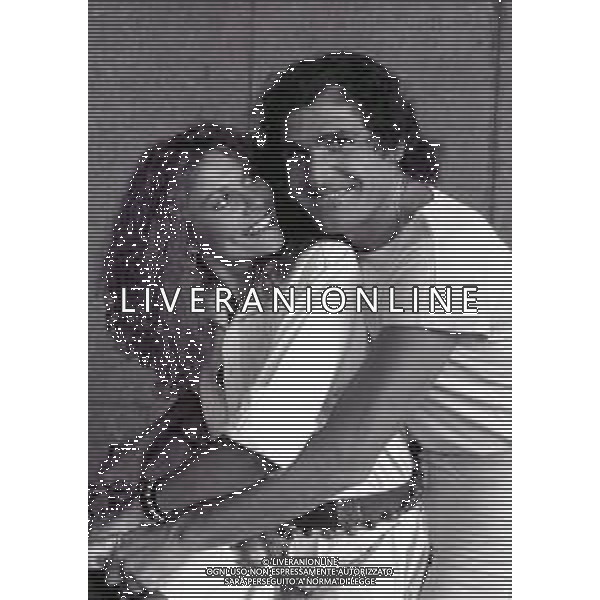 NEG-RETROSPETTIVA GINO SANTERCOLE CON MELU\' VALENTE NELLA FOTO GINO SANTERCOLE CON MELU\' VALENTE A MILANO NELL\'ANNO 1981 ALLA FIERA CAMPIONARIA AG ALDO LIVERANI SAS