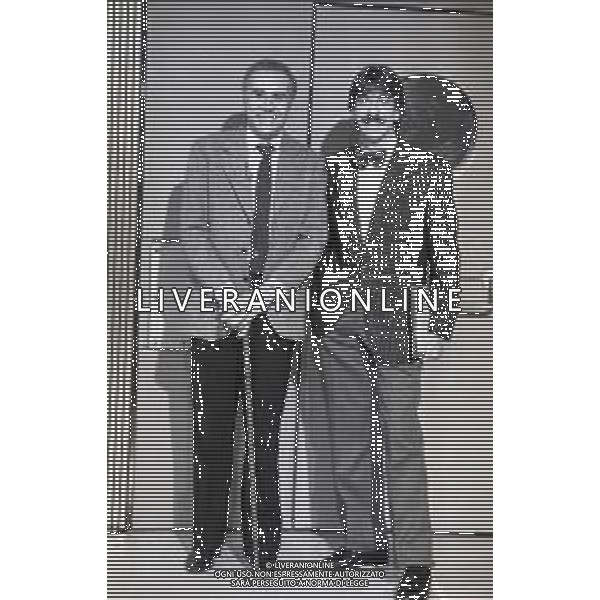 NEG-RETRSPETTIVA ENZO TORTORA PRESENTATORE TELEVISIVO-GIORNALISTA E POLITICO NELLA FOTO ENZO TORTORA INTERVISTATO DA MARCO COLUMBRO A MILANO NELL\'ANNO 1986 AG ALDO LIVERANI SAS