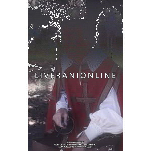 DIAP-RETROSPETTIVA GINO SANTERCOLE CANTANTE E ATTORE NELLA FOTO GINO SANTERCOLE SUL SET DEL FILM LI TRE MOSCHIETTIERI.............. INVECE ERANO QUATTRO NELL\'ANNO 1973 AG ALDO LIVERANI SAS