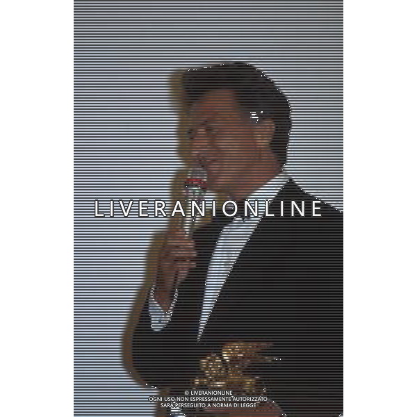 Dia- DUSTIN HOFFMAN ATTORE - RETROSPETTIVA NELLA FOTO A VENEZIA NEL 1996 CON IL LEONE D\'ORO AG ALDO LIVERANI SAS