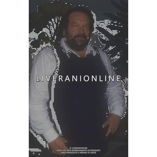 DIAP-RETROSPETTIVA BUD SPENCER PSEUDONIMO DI CARLO PEDERSOLI ATTORE NELLA FOTO BUD SPENCER A TERRAZZA MARTINI A MILANO NELL\'ANNO 1982 AG ALDO LIVERANI SAS