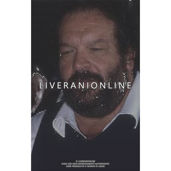 DIAP-RETROSPETTIVA BUD SPENCER PSEUDONIMO DI CARLO PEDERSOLI ATTORE NELLA FOTO BUD SPENCER A TERRAZZA MARTINI A MILANO NELL\'ANNO 1982 AG ALDO LIVERANI SAS