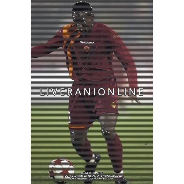 BELGRADO 1 DICEMBRE 2005 STELLA ROSSA - ROMA COPPA UEFA NELLA FOTO: IL GOL DI NONDA FOTO ALDO LIVERANI