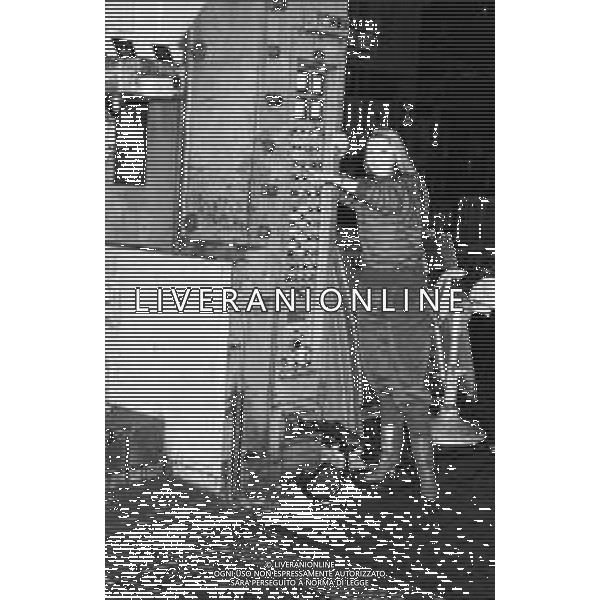Neg- AMBRA E PARIDE ORFEI DURANTE LA REGISTRAZIONE DI UNA TRASMISSIONE TELEVISIVA A MILANO IL 31.12.1982 AG ALDO LIVERANI SAS