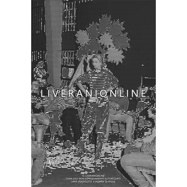 Neg- AMBRA E PARIDE ORFEI DURANTE LA REGISTRAZIONE DI UNA TRASMISSIONE TELEVISIVA A MILANO IL 31.12.1982 AG ALDO LIVERANI SAS