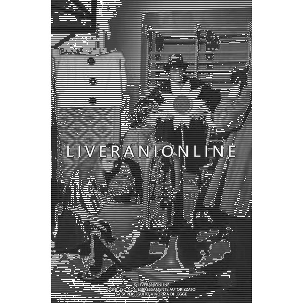 Neg- AMBRA E PARIDE ORFEI DURANTE LA REGISTRAZIONE DI UNA TRASMISSIONE TELEVISIVA A MILANO IL 31.12.1982 AG ALDO LIVERANI SAS