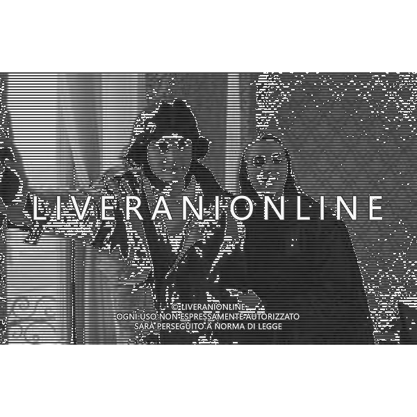 Neg- AMBRA E PARIDE ORFEI DURANTE LA REGISTRAZIONE DI UNA TRASMISSIONE TELEVISIVA A MILANO IL 31.12.1982 AG ALDO LIVERANI SAS
