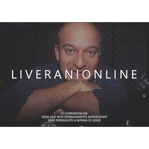 DIAP-RETROSPETTIVA CLAUDIO BISIO ATTORE NELLA FOTO CLAUDIO BISIO NELL\'ANNO 2000 A MILANO AG ALDO LIVERANI SAS