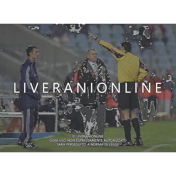 Getafe Madrid (SPA) 19-11-2005 liga spagnola 1 division 2005/06 getafe c.f. sad-club atletico osasuna 0:0 nella foto arbitro lisonzo cortes espelle aguirre javier ph marco luzzani/ag aldo liverani s.a.s.