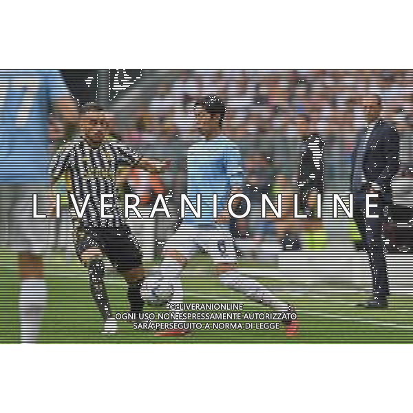 Torino 16.09.2023 Allianz Stadium @Manuela Viganti/Ag. Aldo Liverani sas Juventus vs Lazio Campionato Calcio Serie A TIM 2023/2024 4a giornata Nella foto: filip kostic e daichi kamada ©Viganti/AGENZIA ALDO LIVERANI SAS