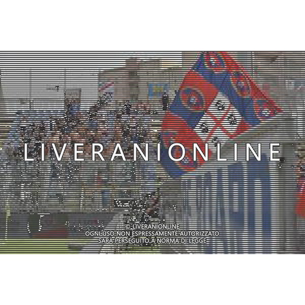 17-9-2023. Cagliari calcio-Udinese calcio. 4° giornata campionato calcio italiano Serie A 2023/2024, Stadio Unipol Domus Cagliari. Foto Salvatore Moi/Agenzia Aldo Liverani s.a.s. Nella foto: Tifosi Udinese in trasferta, nel settore ospiti dello stadio Unipol Domus di Cagiari ©MOI SALVATORE/AGENZIA ALDO LIVERANI SAS