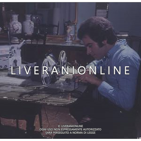 COL-RETROSPETTIVA MARIO TESSUTO CANTANTE NELLA FOTO MARIO TESSUTO A MILANO NELL\'ANNO 1970 AG ALDO LIVERANI SAS